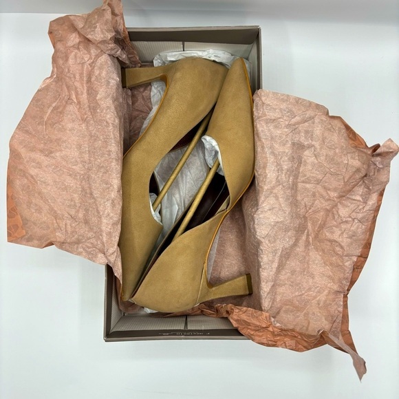 Franco Sarto Women's Tana Pointed Toe D'Orsay Mid Heel Pump Size 10 - Picture 10 of 15